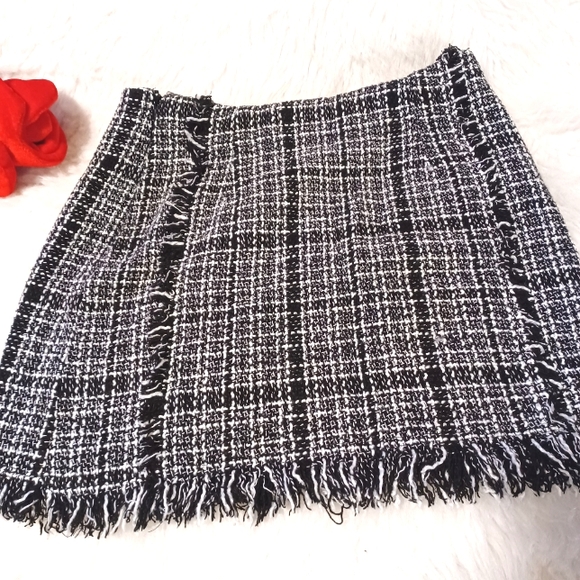 Shein plaid skirt like new ❤️ - Picture 4 of 4